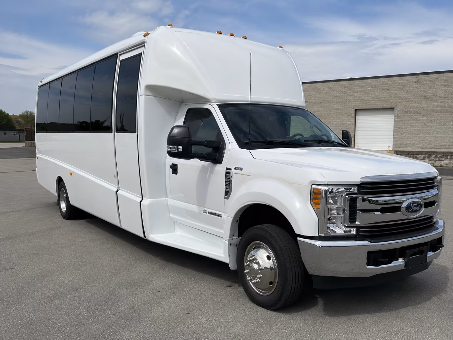 bachelorette birthday and night out party buses in baltimore